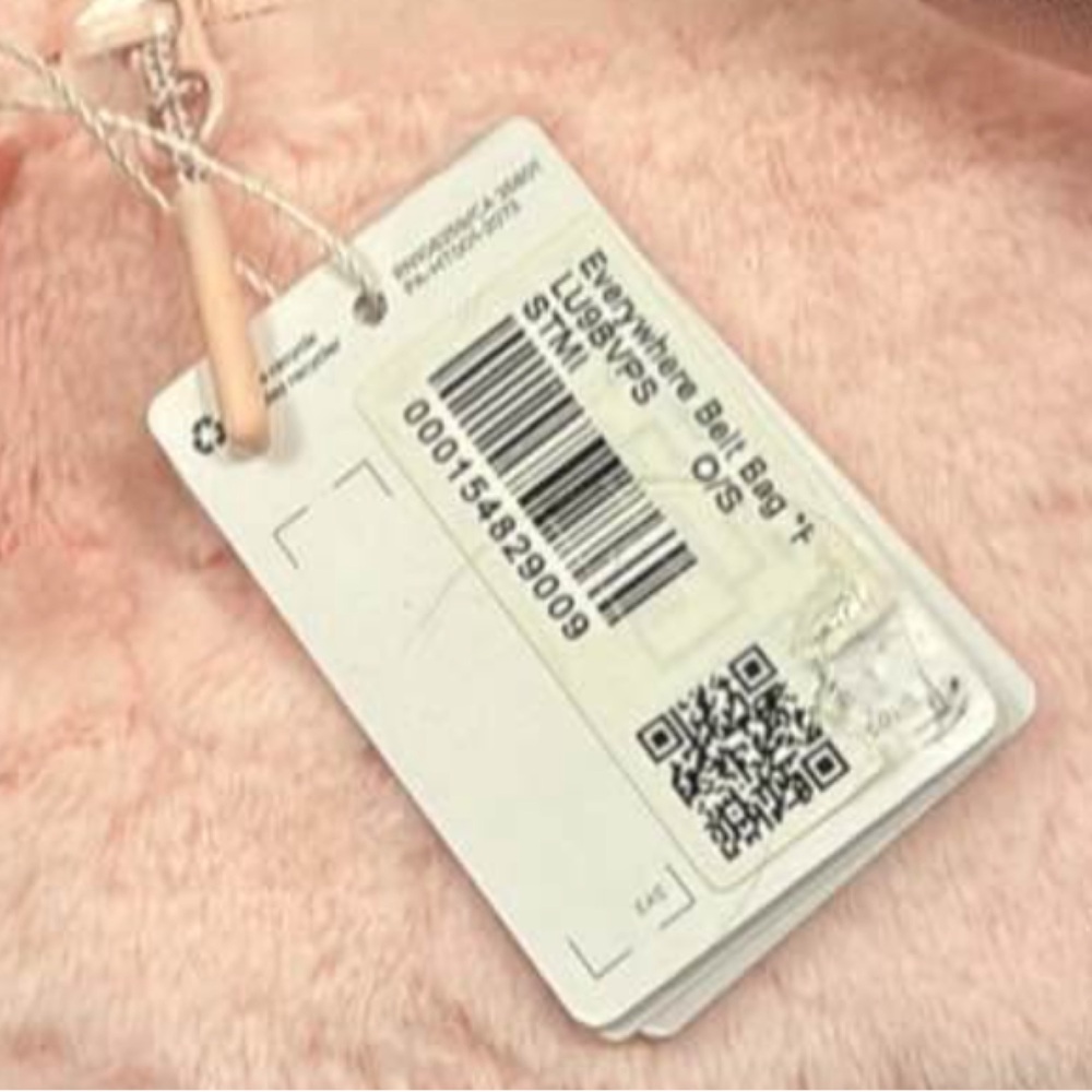 NWT Lululemon Athletica Everywhere Pink Faux Fur Bag - Picture 3 of 3